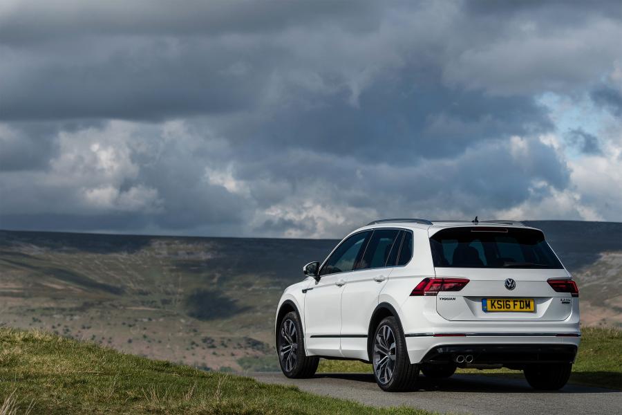  Volkswagen Tiguan R-Line 2016 года  (UK) (фото 12 из 30)